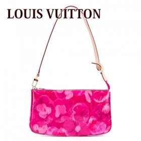 ルイヴィトン LOUIS VUITTON ポーチ バッグ レディース ポシェットアクセソワール モノグラム ヴェルニ イカットフラワープリント ローズアンディアン M90042