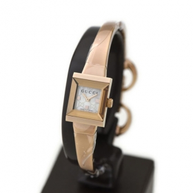 グッチ 時計 レディス時計 Gフレーム ホワイトシェル YA128517