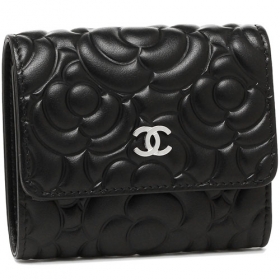 シャネル 折財布 レディース CHANEL A82548 Y33117 94305 ブラック シルバー