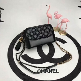 シャネル バッグ Chanel レザー シャネル ショルダーバッグ ブラック OYC18066082